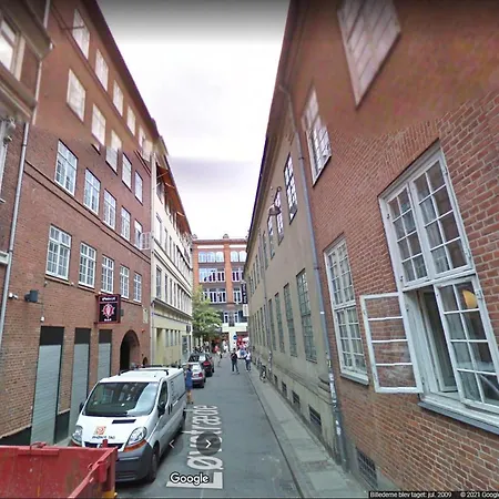 Charming In Historic Center アパート